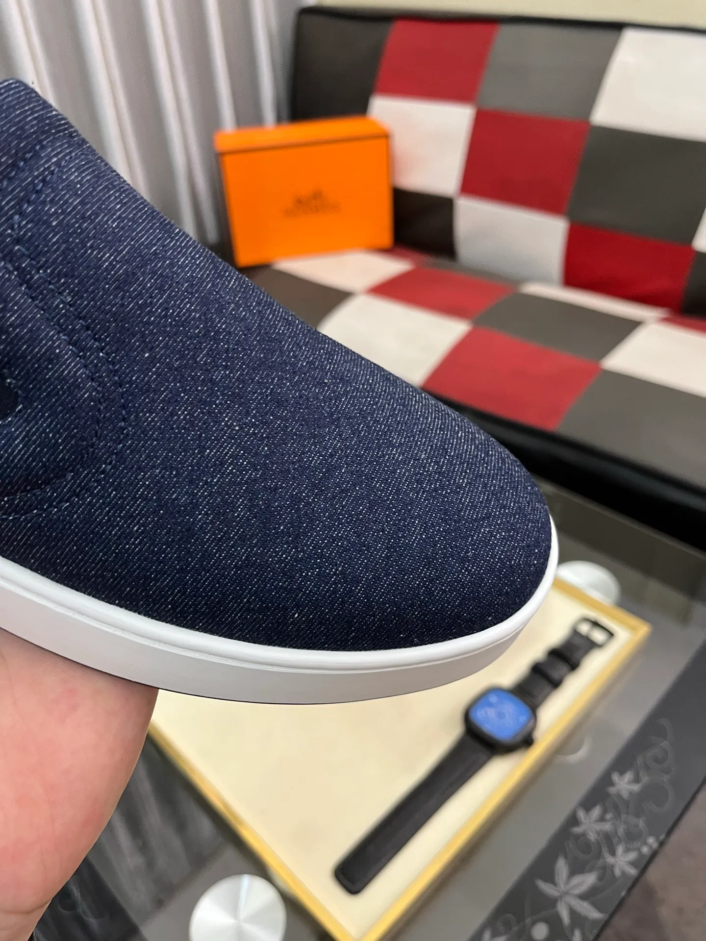 Men's Men's Shoes💰458⌚️⌚️HERMES/Hermès Hugo sneakers are casual men's shoes. These sneakers are made of imported first-layer cowhide leather and breathable mesh design. The contrasting color design creates a dynamic and modern shape. The front end of the toe is decorated with natural-color rubber inlays, making it novel and fashionable. The texture is incomparable, with cowhide lining and cowhide foot pads, the upper foot is comfortable and breathable, and the rubber sole is decorated with geometric patterns and iconic "H" details. A very personal one! Size: 38-44